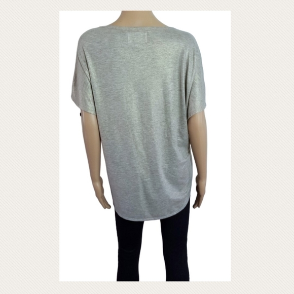 Sz L Two by Vince Camuto Gold Foiled Top - Picture 4 of 8